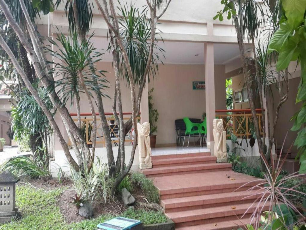Hotel Sulawesi เจมเบอร์ ภายนอก รูปภาพ