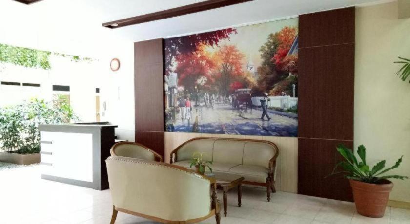 Hotel Sulawesi เจมเบอร์ ภายนอก รูปภาพ